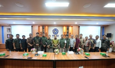 Rektor UMSU Berikan Penghargaan kepada Juara Innovilage