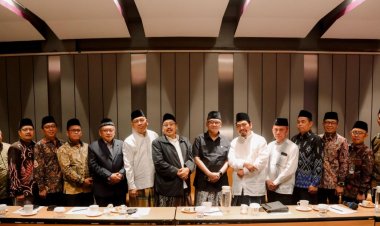 Mustasyar Diny Diberangkatkan ke Tanah Suci, Perkuat Edukasi dan Bimbingan Haji