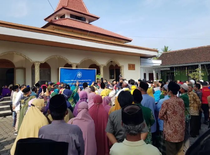 InDepth: Sempat di Copot Paksa, Sekarang Plang Muhammadiyah Tampo Berdiri Lagi