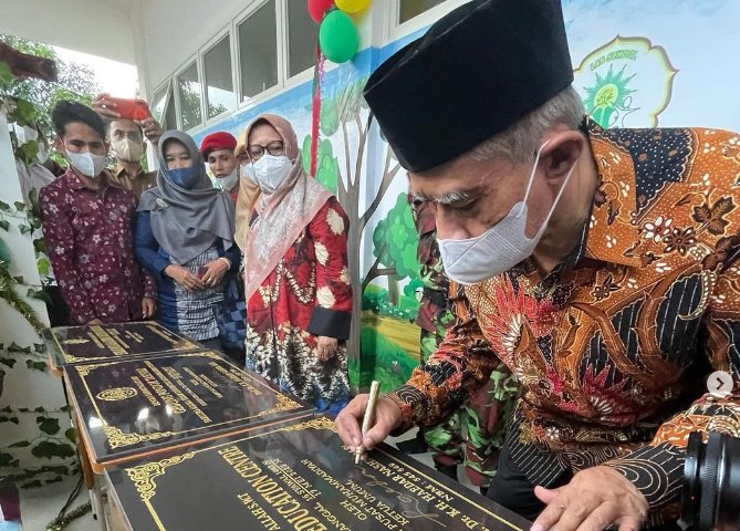 Kunjungi Kendari, Haedar Nashir dan Siti Noordjannah Resmikan Muhammadiyah Education Centre