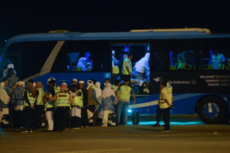 Jemaah Haji Padang Kloter Pertama Tiba di Bandara Internasional Minangkabau