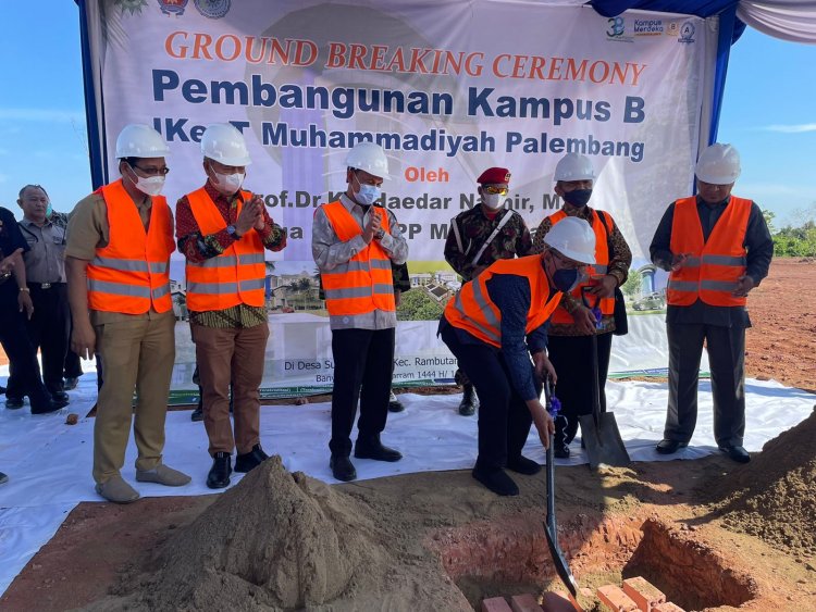 Haedar Nashir Lakukan Groundbreaking Institut Kesehatan dan Teknologi Muhammadiyah Palembang