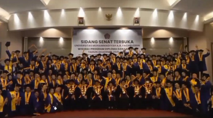 UNIMAR Gelar Wisuda Perdana Diikuti 273 Wisudawan