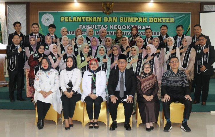 UM Palembang Gelar Pelantikan dan Sumpah Dokter untuk 34 Mahasiswa
