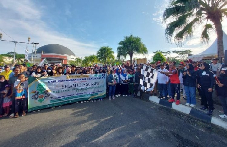 Jelang Muktamar ke-XVIII, Pemuda Muhammadiyah Gelar Jalan Sehat Bersama Menpora