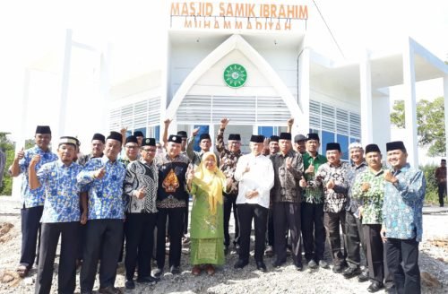 Anwar Abbas Terima Wakaf Tanah Berupa Masjid dari Keluarga Samik Ibrahim