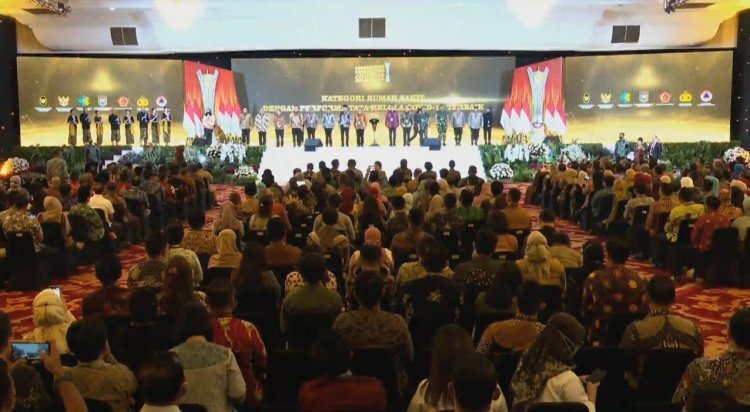 Jokowi Beri Muhammadiyah Penghargaan Penanganan Covid-19