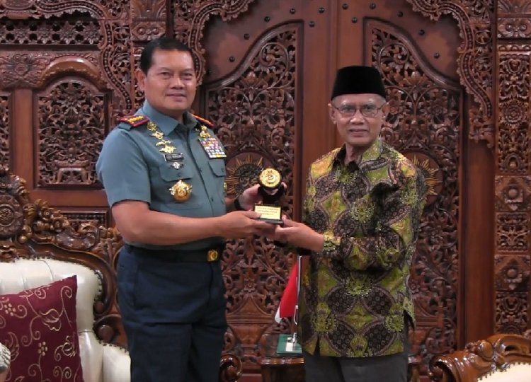 Terima Kunjungan Panglima TNI Yudo Margono, Haedar Nashir Bahas Soal Kebangsaan