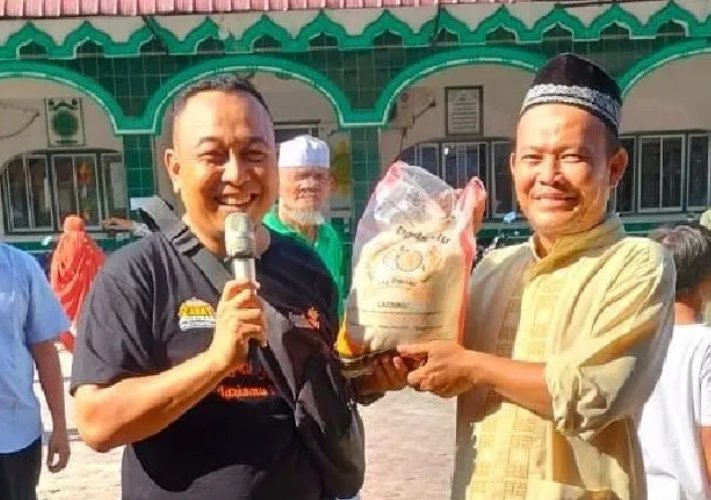 Lazismu Aceh Tenggara Bagikan 500 Paket Takjil untuk Jemaah Masjid dan Masyarakat