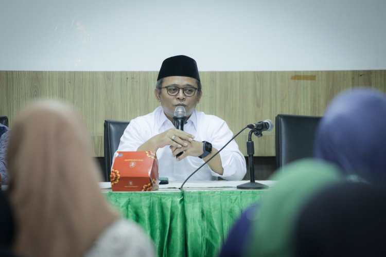 Stafsus Menag RI Berikan Pembekalan Tim Media Center Haji 2023