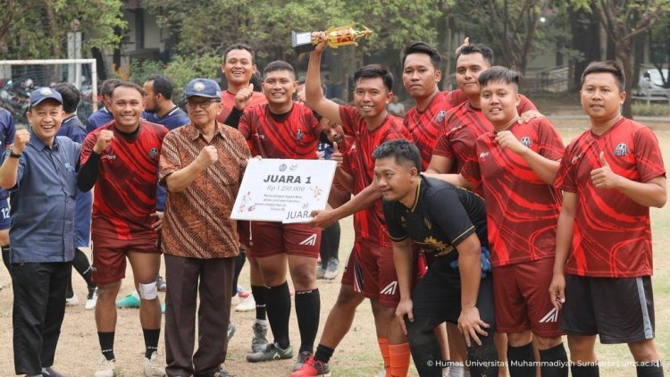 Semarak Hari Jadi ke-65, UMS Gelar Pertandingan Sepak Bola antar Unit dan Fakultas