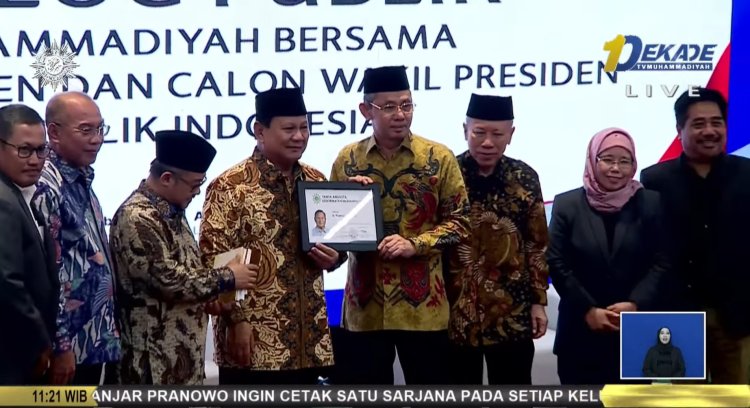 Prabowo Subianto Dapat Tanda Anggota Kehormatan dari PP Muhammadiyah