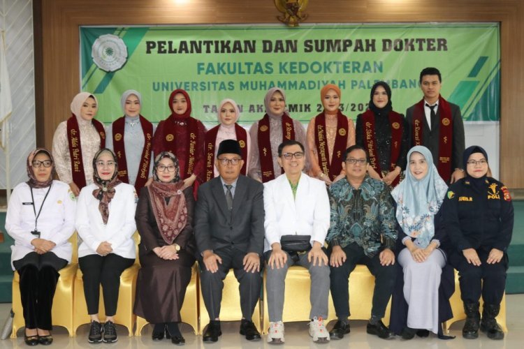 Fakultas Kedokteran UM Palembang Lantik dan Sumpah Delapan Dokter Baru