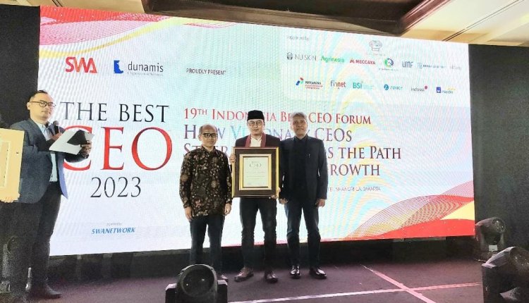 CEO Suara Muhammadiyah Deni Asy’ari Raih Penghargaan The Best CEO 2023 Versi Majalah SWA