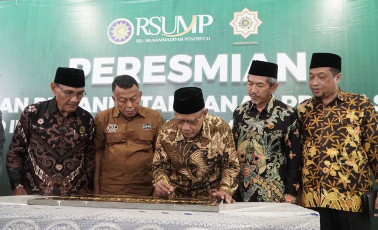 Haedar Nashir Resmikan Masjid Ibnu Sina RSU Muhammadiyah Ponorogo