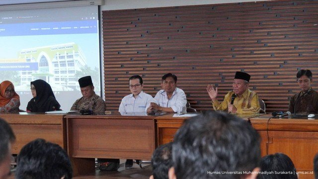 Gelar Safari Ramadan Ketiga, Rektor UMS Sampaikan Materi I'tikaf