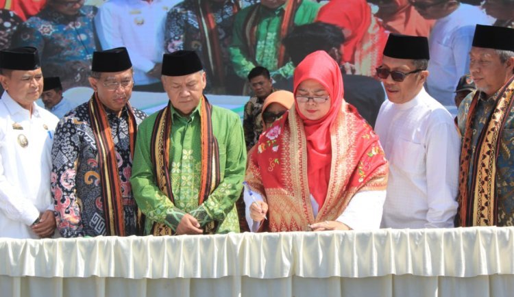 Dadang Kahmad Resmikan Edupark 29 dan Terima Wakaf Lahan di Kota Metro