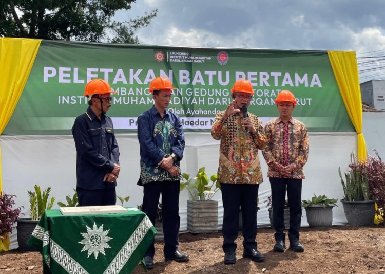 Haedar Nashir Lakukan Peletakan Batu Pertama Pembangunan Gedung Rektorat Institut Darul Arqam Garut