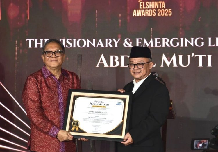 Mendikdasmen Raih Penghargaan The Visionary and Emerging Leadership di Elshinta Award 2025