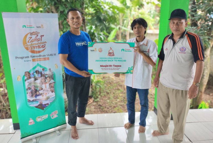 Lazismu Serahkan Bantuan Sarana Prasarana untuk Masjid At-Taqwa Parung Panjang