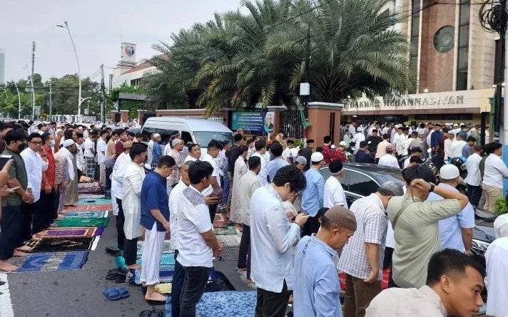 Masjid At-Tanwir PP Muhammadiyah Jakarta Gelar Salat Idulfitri 1446 H, Rektor Saintekmu Jadi Khatib