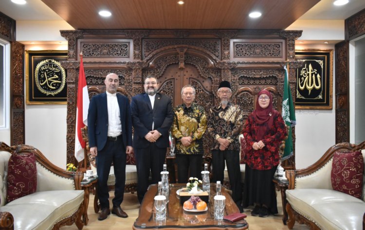 Terima Kunjungan Dubes Iran, Muhammadiyah Ajak Umat Islam Bersatu Lawan Kezaliman